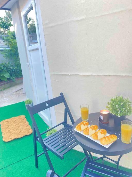 Duplex Aux Porte De Paris Apartment Bourg-la-Reine Exterior photo